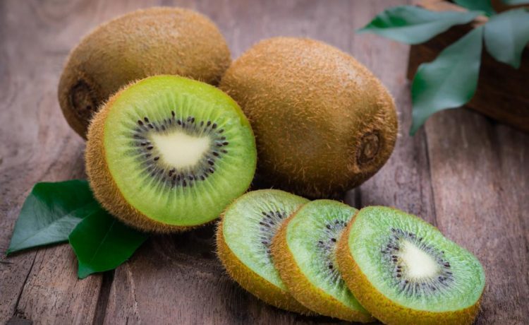 Mau Sehat !! Konsumsi Buah Kiwi Dan Berikut Manfaatnya