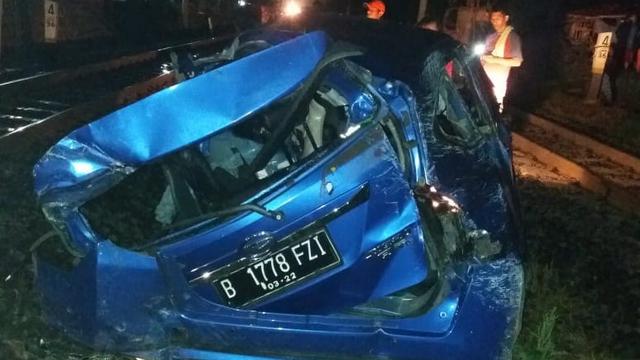 Kecelakaan Maut Perlintasan Cibitung - Bekasi KA Parahyangan vs Mobil, 7 Orang Tewas